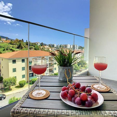פונשל Uptown Apartment By Lovelystay מראה חיצוני תמונה