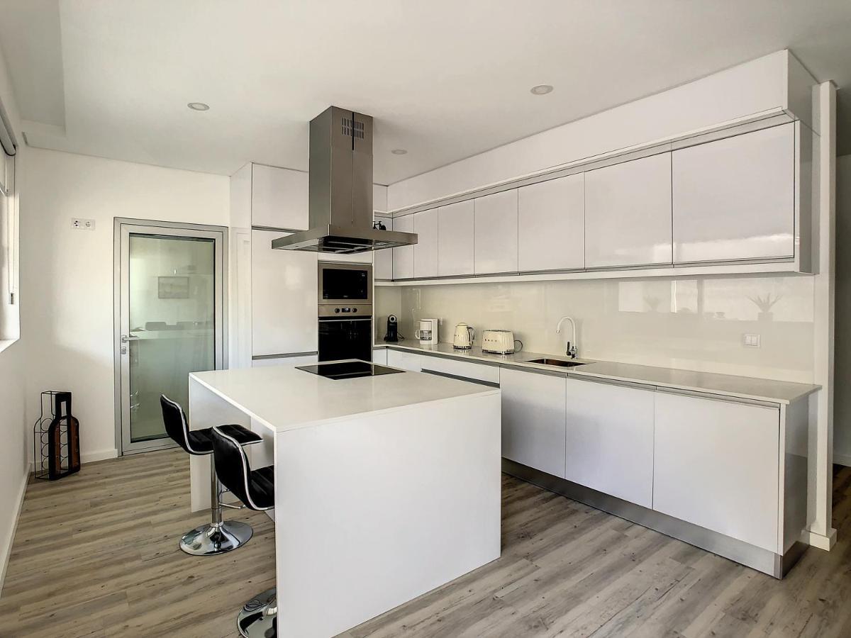פונשל Uptown Apartment By Lovelystay מראה חיצוני תמונה