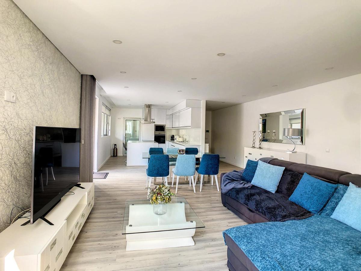פונשל Uptown Apartment By Lovelystay מראה חיצוני תמונה