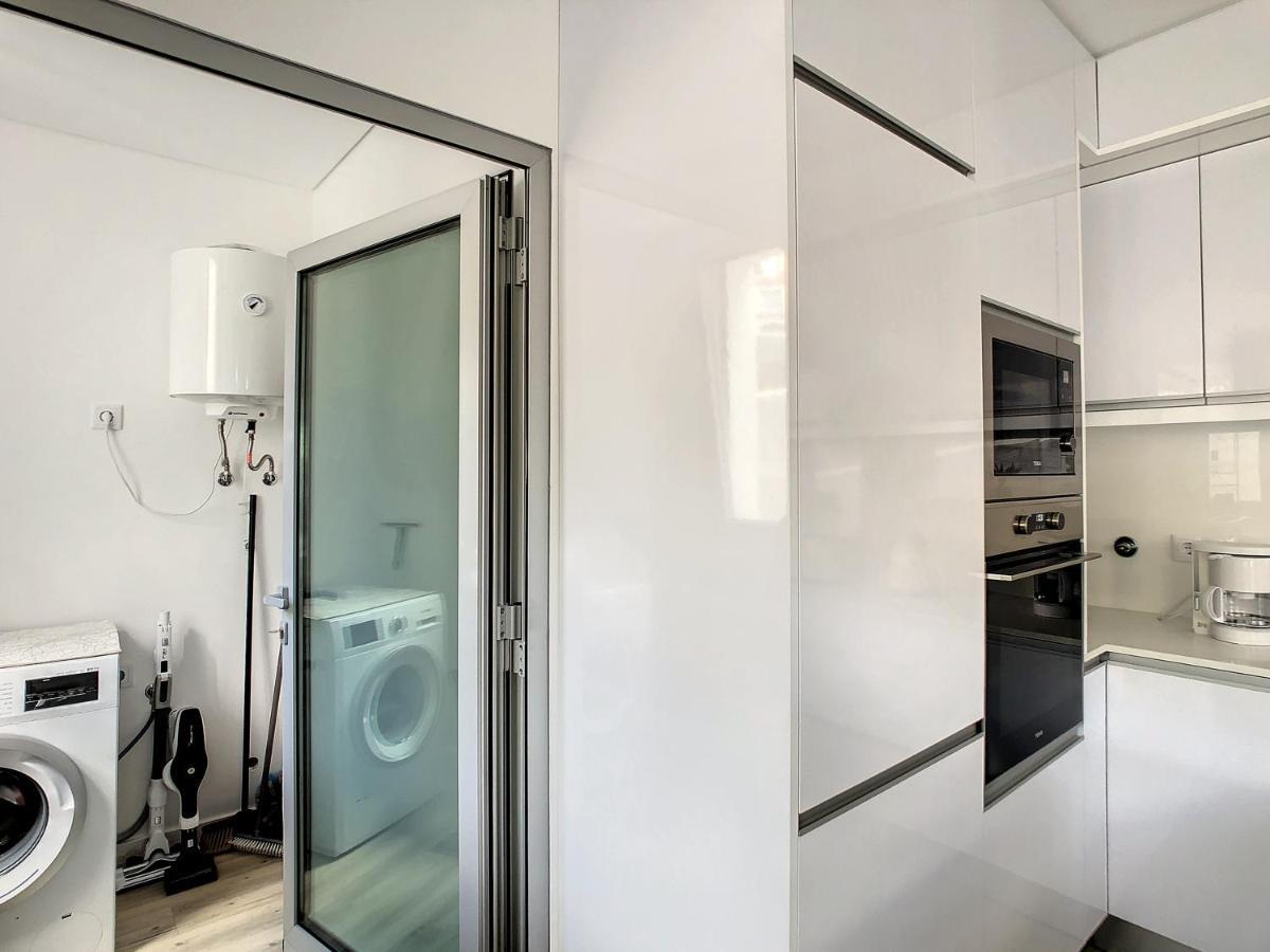 פונשל Uptown Apartment By Lovelystay מראה חיצוני תמונה