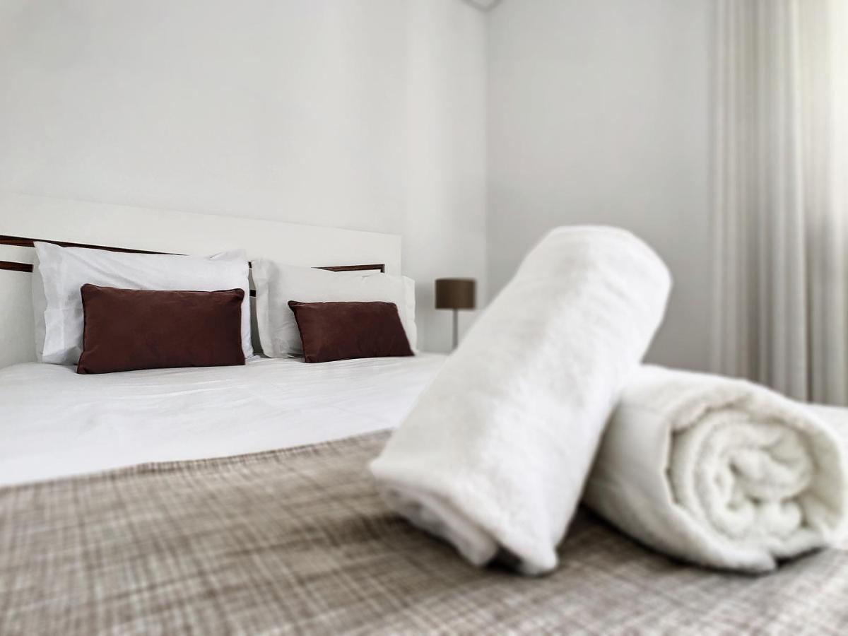 פונשל Uptown Apartment By Lovelystay מראה חיצוני תמונה
