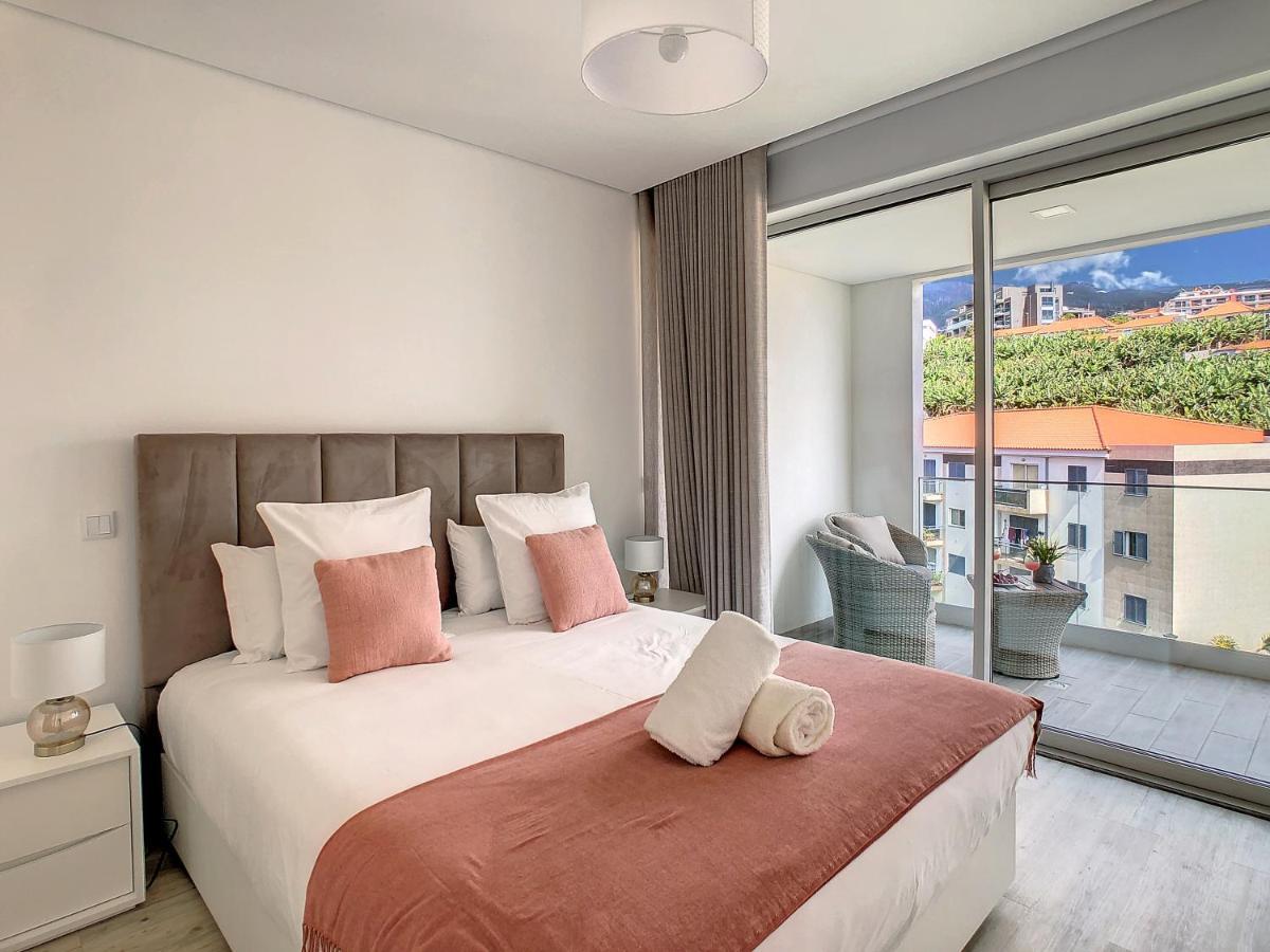 פונשל Uptown Apartment By Lovelystay מראה חיצוני תמונה